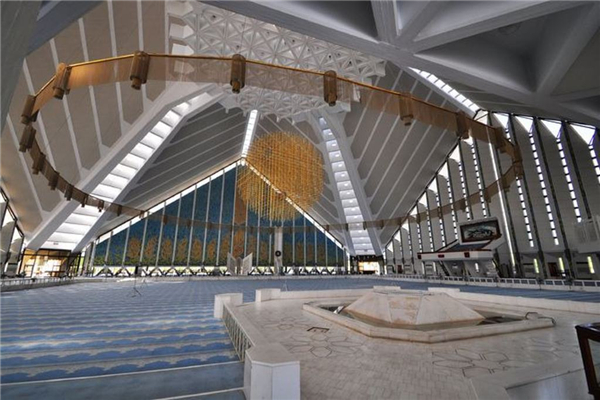 世界上最大的清真寺 费萨尔清真寺,可容纳万人同时祷告