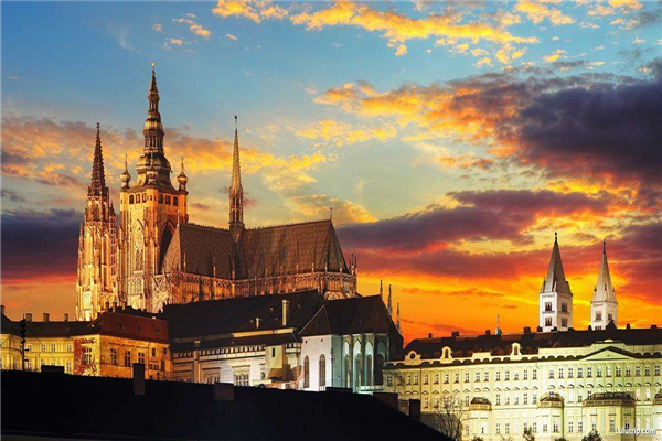 世界上最大的城堡 布拉格城堡,富有历史痕迹的建筑