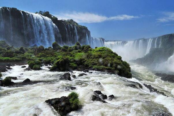 世界上最宽的瀑布:伊瓜苏瀑布，宽4千米(世界自然遗产)
