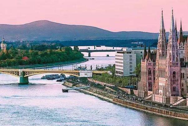 欧洲的最大湿地:多瑙河，全长2850千米(欧洲第二长河流)