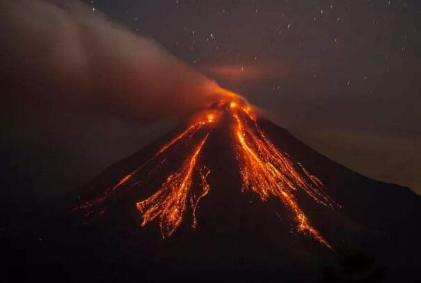 火山一般在什么地方?洋脊火山带，环太平洋火山带512座