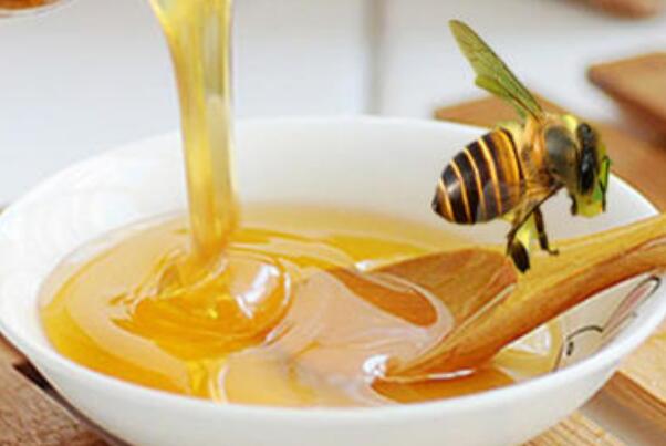 长期喝蜂蜜有什么坏处:没有坏处，喝蜂蜜不会引起糖尿病