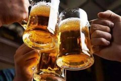 与啤酒有关的吉尼斯世界纪录:28分钟开两千瓶啤酒