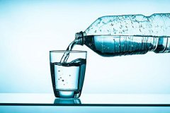 矿泉水的危害:微量元素少，长期喝影响健康(没必要烧开)