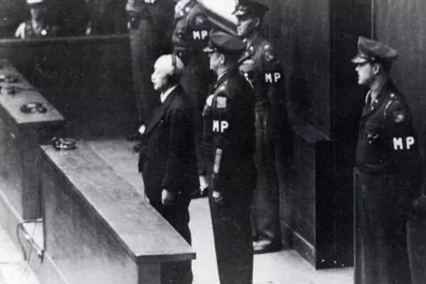日本战犯绞刑是怎么执行的 约翰·伍德将战犯悉数送进地狱