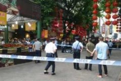 广州白云区网吧砍人案:两名嫌犯在网吧被盘查(砍伤民警)