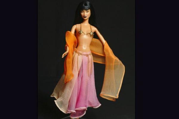 世界最贵的芭比娃娃排名:第一价值30万美金(戴钻石项链)