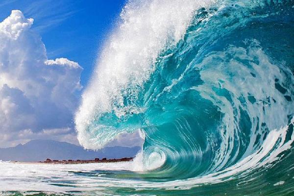 世界最高的地震海浪：能将850吨礁石掀飞2公里(高85米)