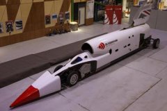 世界上速度最快的火箭车:布拉德汉德LSR(时速1600公里)