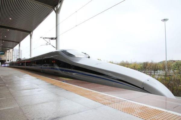 世界上最快的火车:最高时速605公里(超越法国高铁)