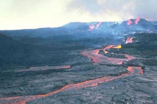 世界最高的十座活火山排行榜:第三曾喷发50次(高五千米)