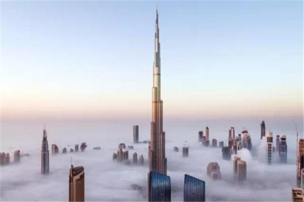 世界上最高的塔是哪一个 迪拜的标志建筑之一