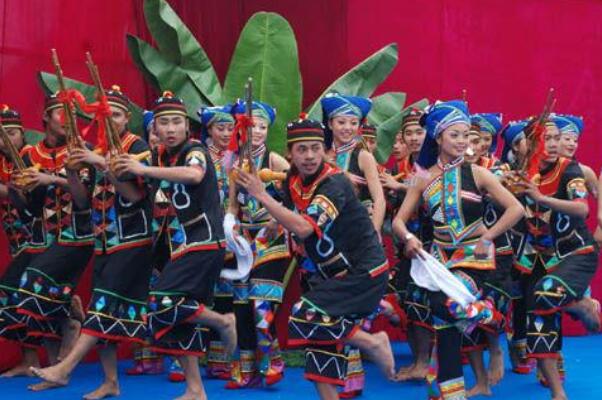 布朗族的传统节日 布朗族傣历六月份过新年(景比迈节)