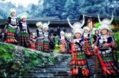 苗族的传统节日 吹芦笙跳芦笙舞过苗年踩花山(活动多姿多彩)