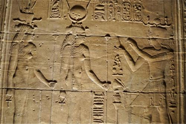 古埃及有多少年历史？历史相当漫长（文明发源较早）