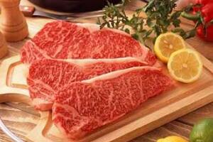 进口冻牛肉为什么便宜：养殖成本低，肉质相对较差