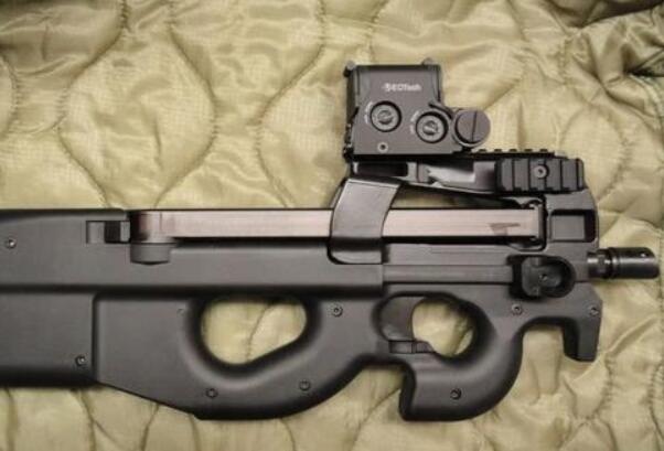 世界上最怪异的枪:P90冲锋枪，有悖常规的设计