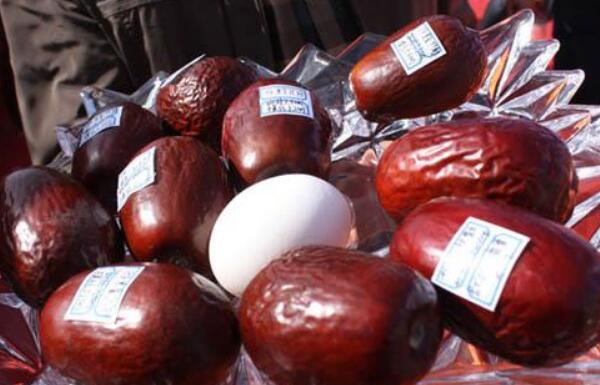 世界上最贵的枣：新疆红枣王，1800块一颗（纯属谣传）