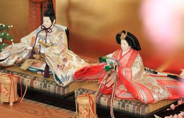 日本天皇制的由来 日本天皇多少年历史了（2600年左右）