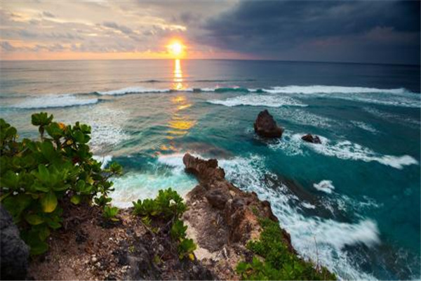 世界最大的单个岛屿国家：印度尼西亚（拥有最大群岛）