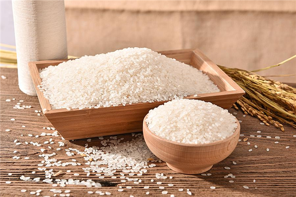 大米的营养成分：碳水化合物（75%左右）