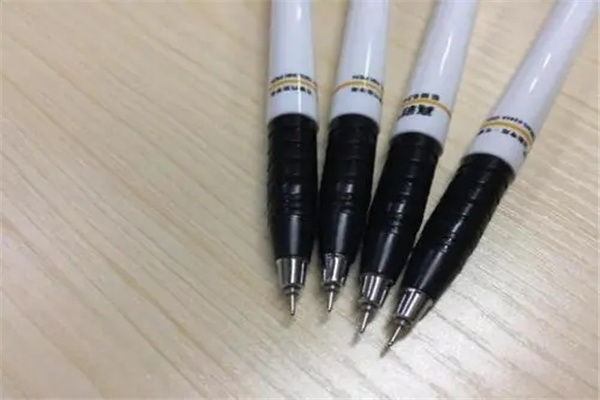 0.5黑色签字笔是什么笔：考试专用（生活常用的笔）