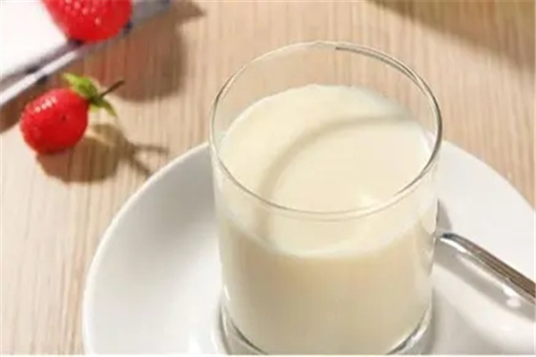 喝牛奶有什么好处：高蛋白质延缓衰老（补钙降低血压）