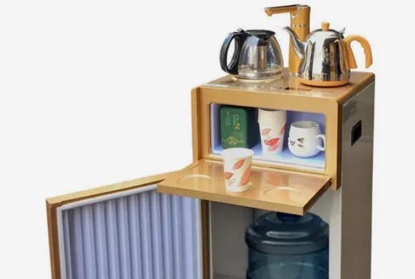 茶吧机和饮水机哪个好：茶吧机优点更多(饮水机的改良产品)