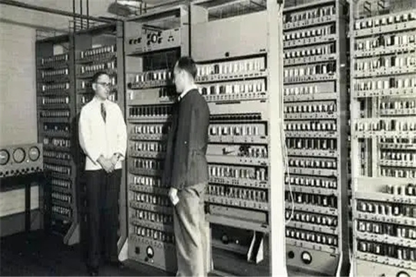 第一台电子计算机叫什么：Eniac（1946年诞生）