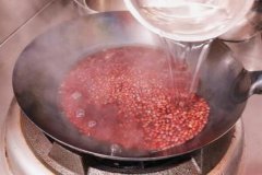 快速煮红豆的小妙招：冷冻膨胀法(煮沸浸泡法)