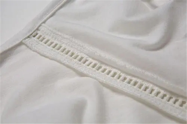 精梳棉和纯棉的区别：成品都很舒适(材质完全不同）