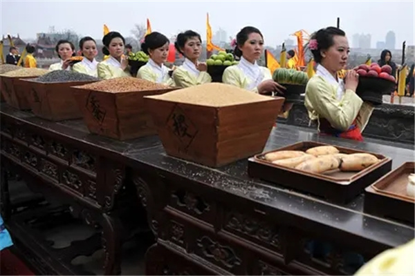 五谷祭是哪个民族的传统节日：传统祭祀节日(朝鲜族）