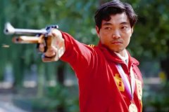 中国奥运金牌第一人：许海峰(前中国射击运动员)