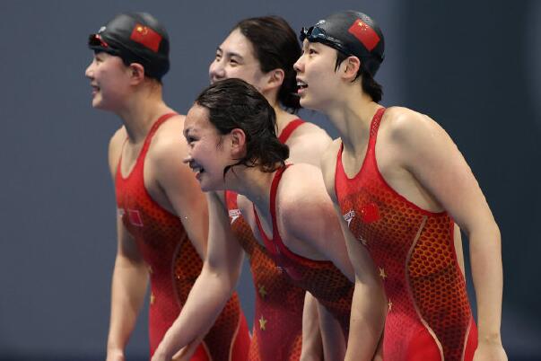 中国女子4x200米自由泳接力夺冠：第14金(破世界记录)