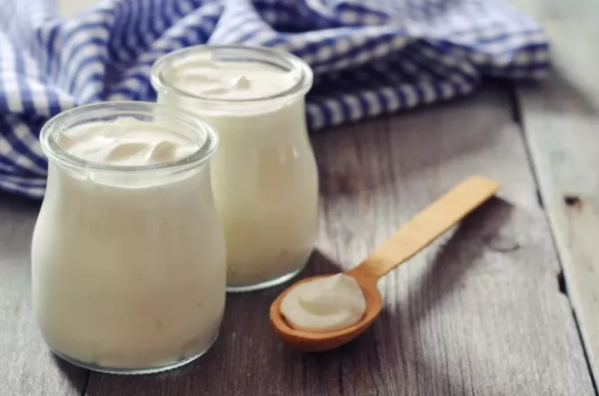 喝酸奶的功效与作用：保护肠胃健康(防止骨质疏松)