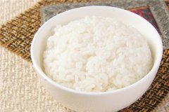 米饭的热量是多少:米饭热量算比较大的（100g米饭热量346卡）