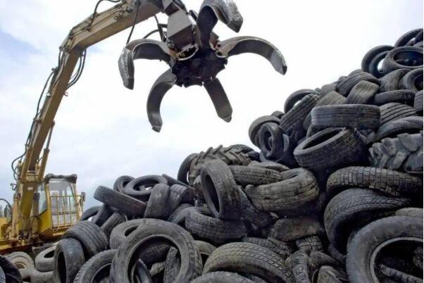 全球最大废弃轮胎垃圾场着火：全球生态灾难(危害人体)