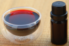 紫草油的功效与作用：治疗皮肤溃烂有奇效(能够清热凉血)