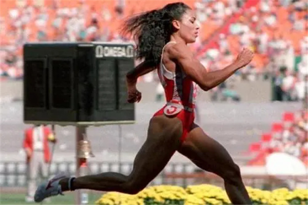 女子短跑世界纪录：10米49（饱受争议的纪录）