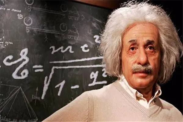 爱因斯坦临死前发现了宇宙秘密？谜团未解（护士无法理解）