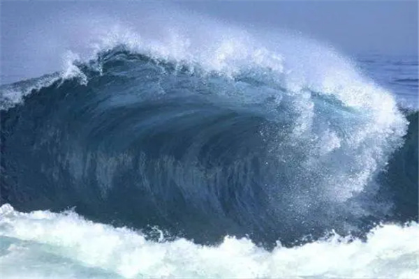大洋深处最恐怖的狂风巨浪：地震引发海啸（沿途海岸皆受影响）