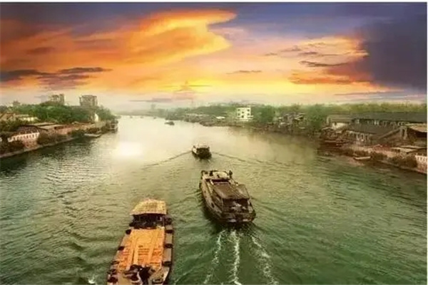 京杭大运河始建于哪个朝代：春秋时期（世界规模最大运河）