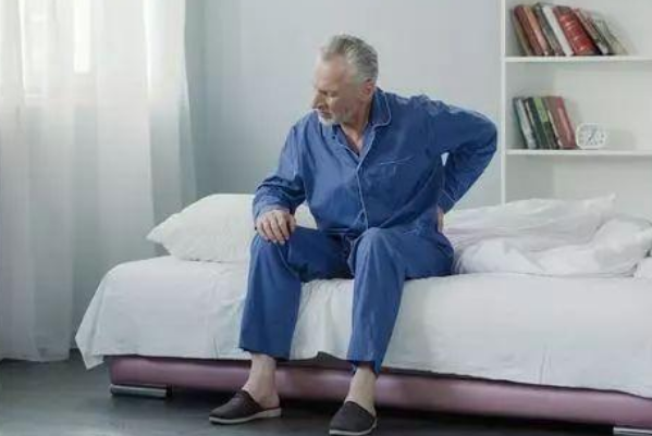 为什么年纪大的人睡眠少：新陈代谢变慢导致(神经功能异常)