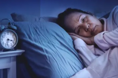 为什么年纪大的人睡眠少：新陈代谢变慢导致(神经功能异常)