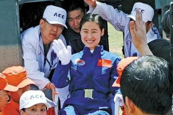 中国第一位女航天员：刘洋(神舟九号飞船)