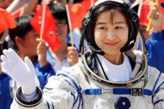 中国第一位女航天员：刘洋(神舟九号飞船)