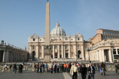 梵蒂冈靠什么收入：旅游和纪念品(宗教捐款获得收入)