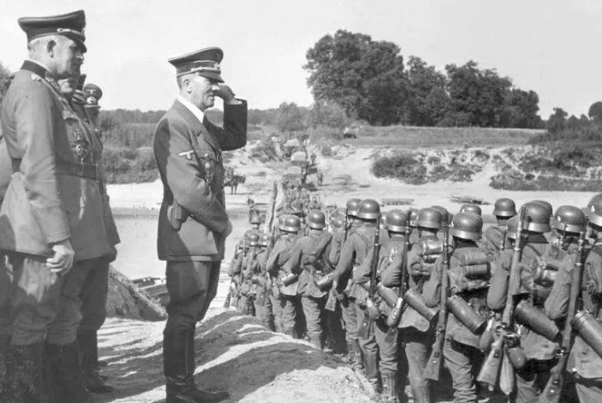 希特勒为什么不打中国的原因：距离太远(德国兵力不足)