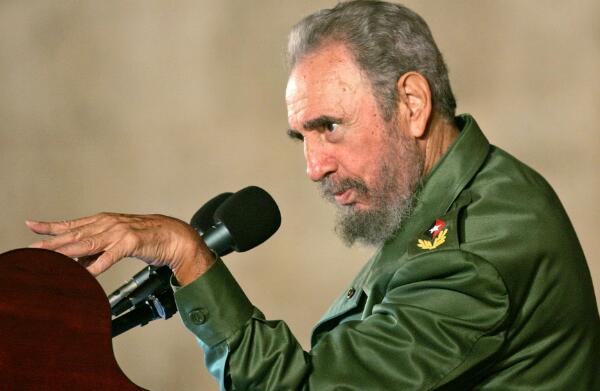 菲德尔·卡斯特罗简介：古巴第一任最高领导人，睡上万女人