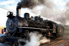 为什么火车没有火却叫火车：蒸汽机车烧煤(烧煤产生动力)